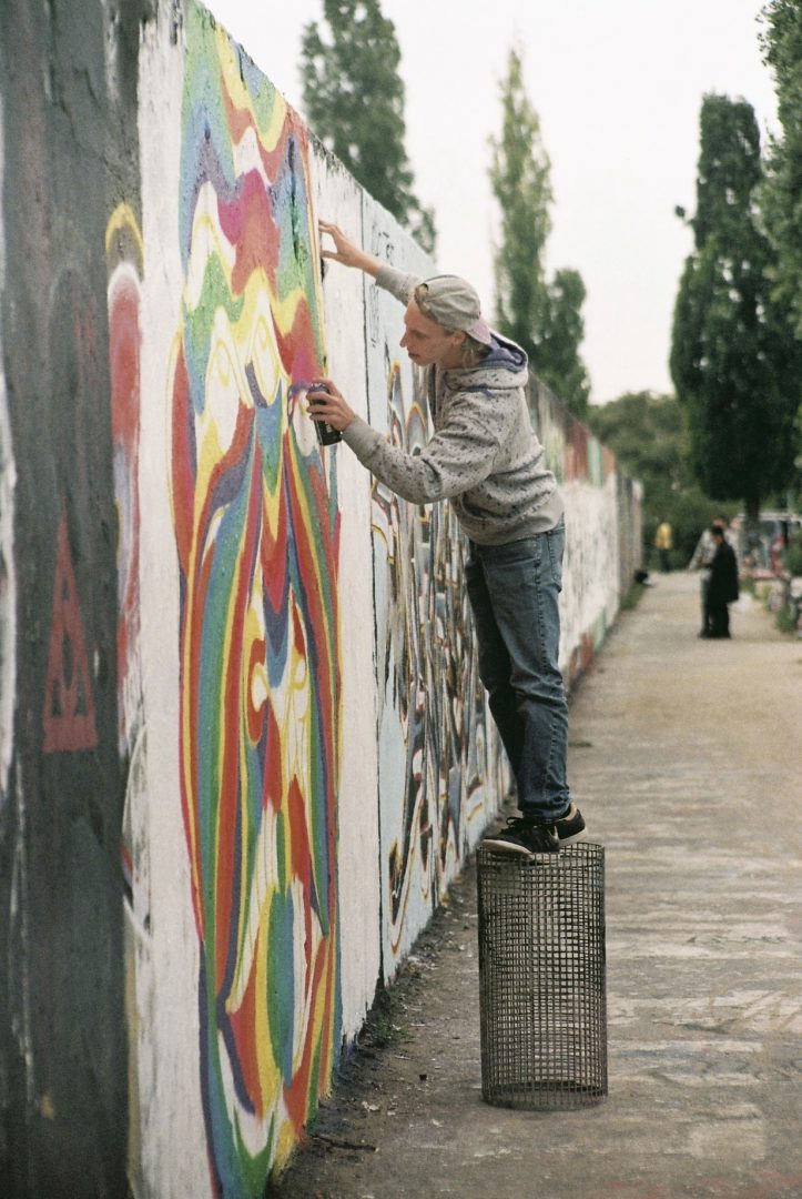 Berlin Mauerpark Hans From Space drawing colors, Graffiti spraypaint art